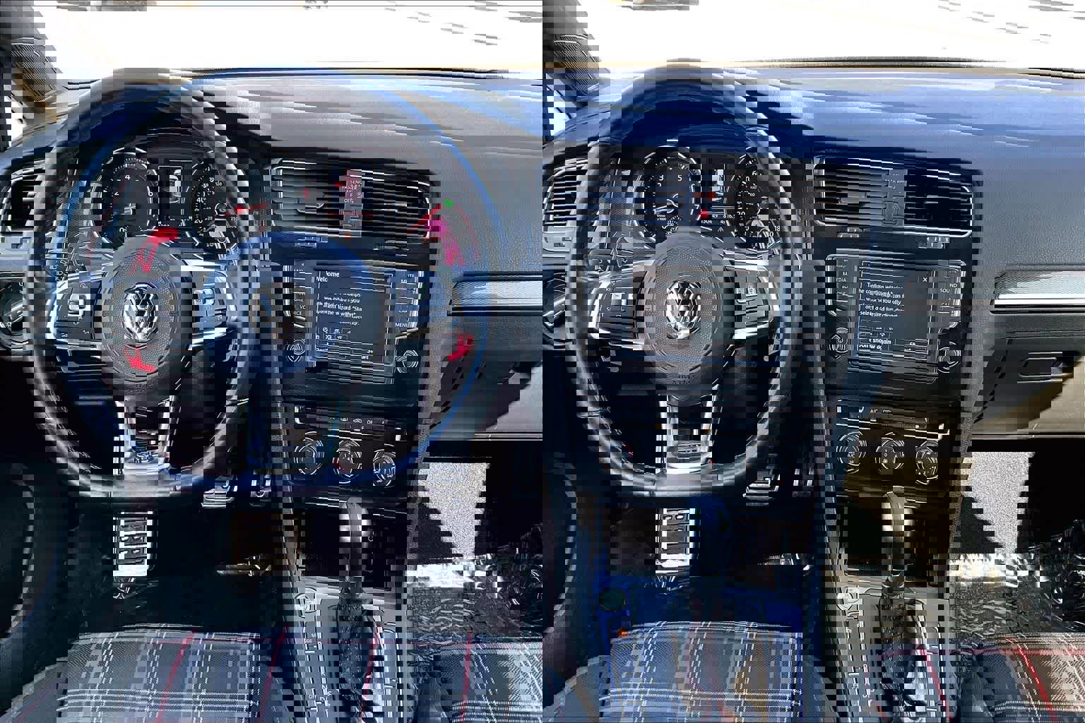 Used 2017 Volkswagen GTI Sport image 15