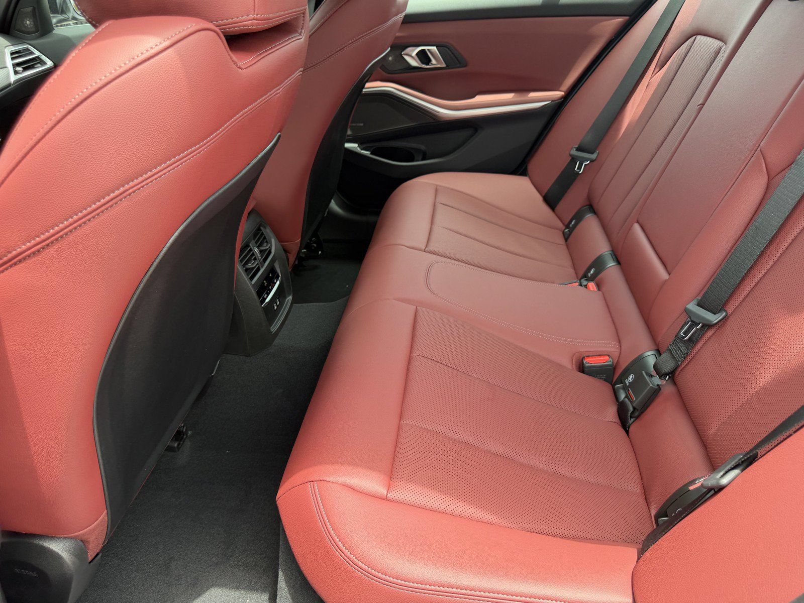 New 2026 BMW 330i Sedan w/ Premium Package RWD image 18