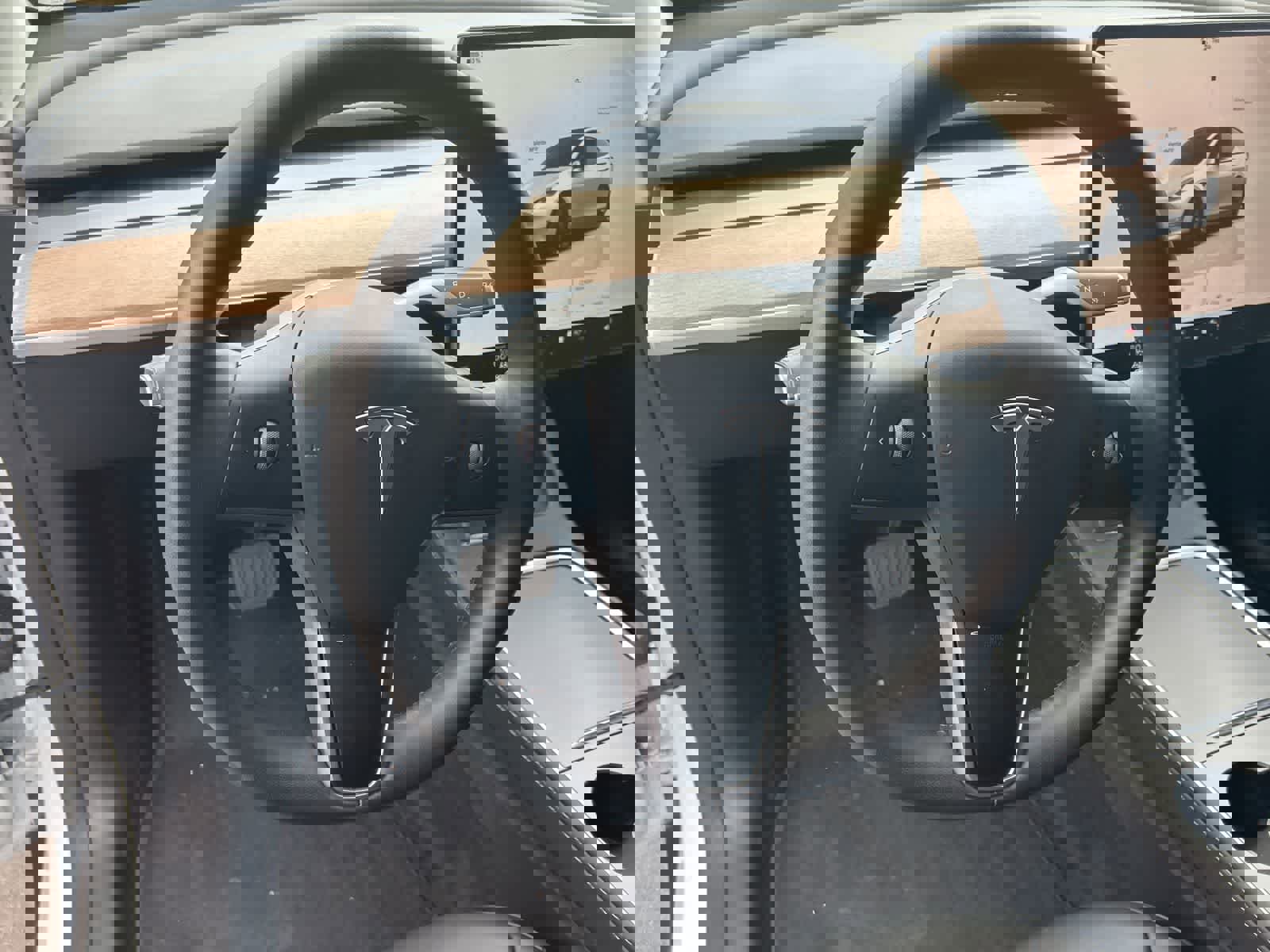 Used 2024 Tesla Model Y Long Range image 38