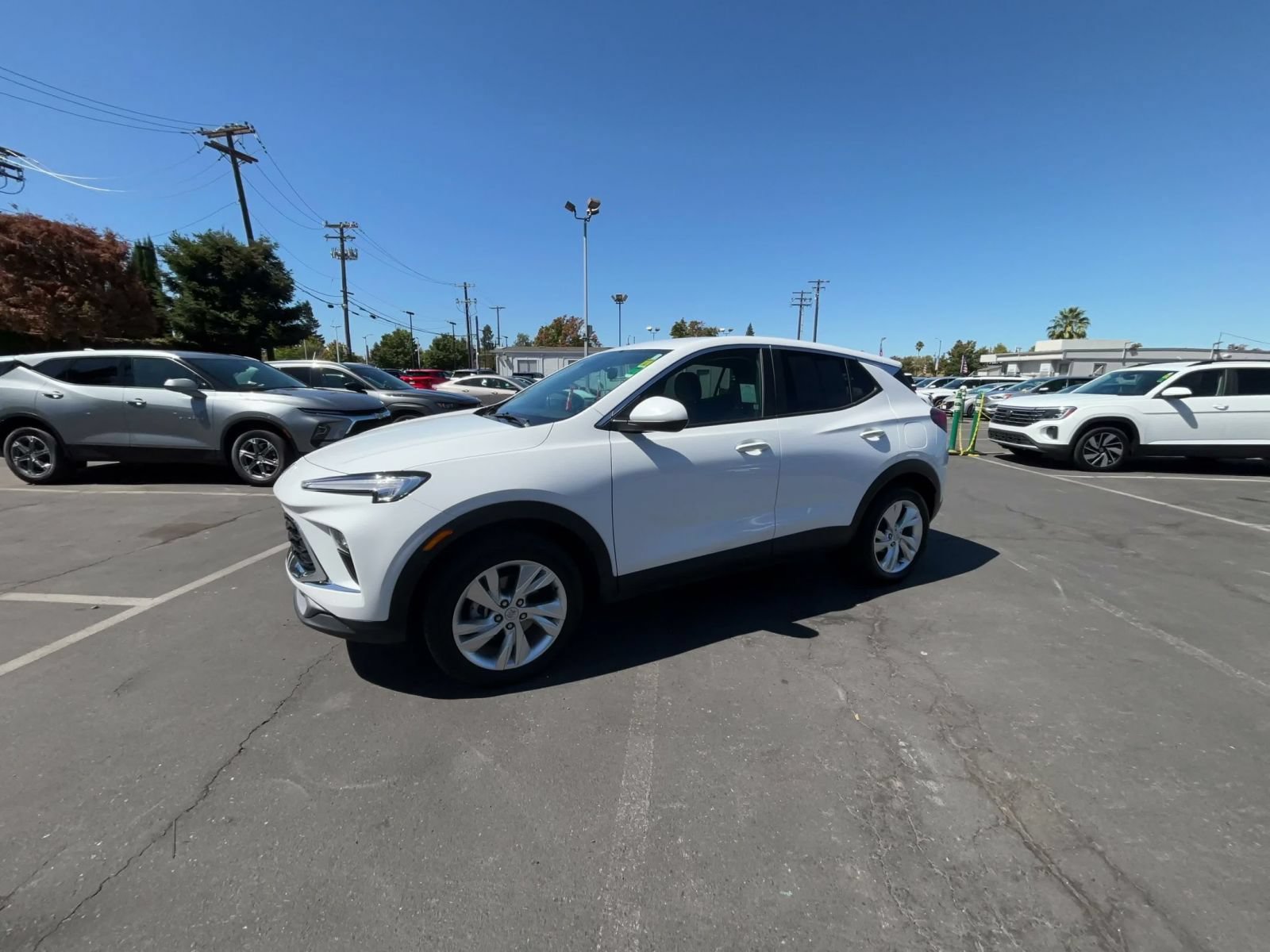 Used 2025 Buick Encore GX Preferred AWD/4WD image 7