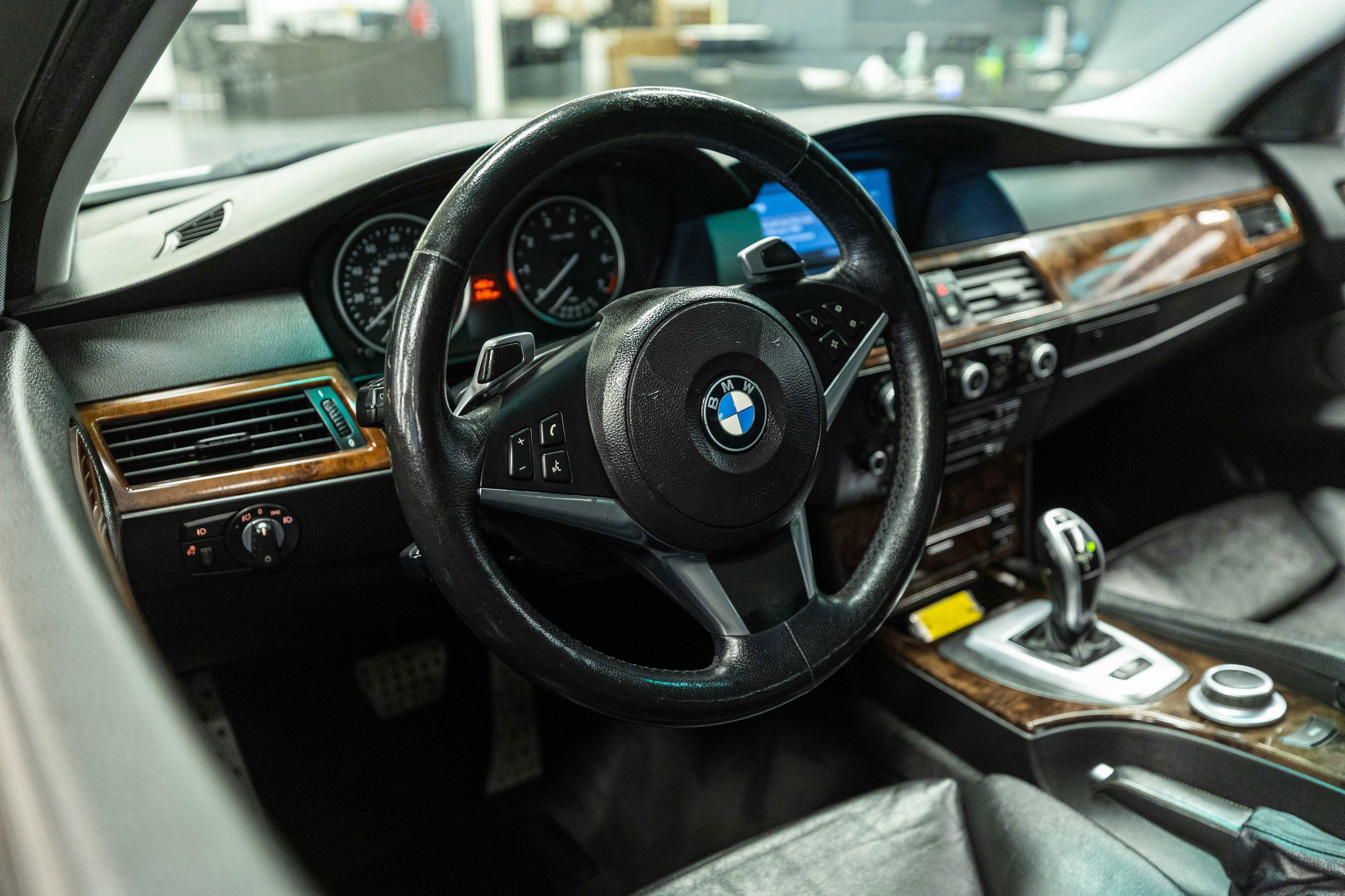 Used 2008 BMW 550i Sedan RWD image 10