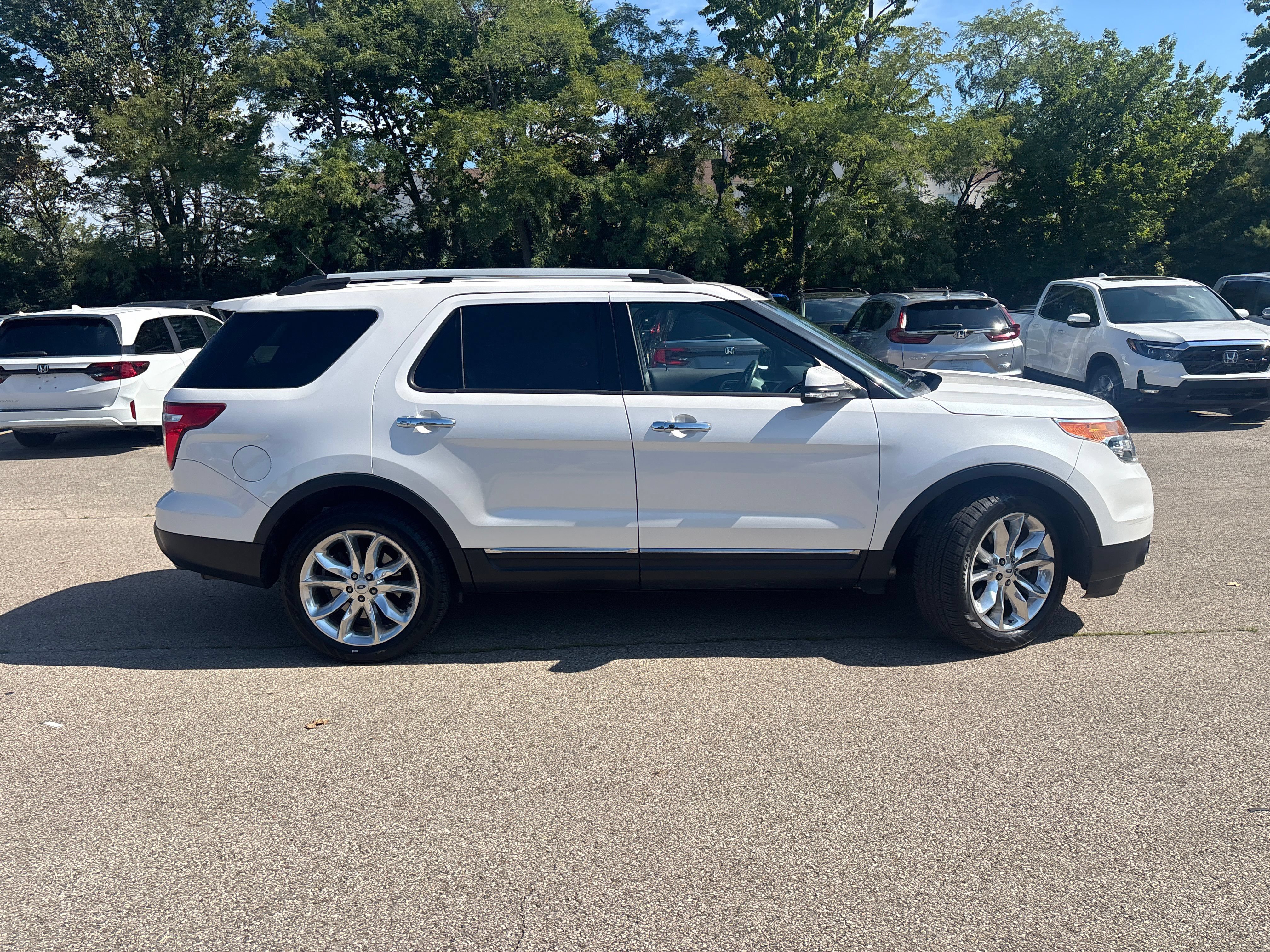 Used 2015 Ford Explorer Limited w/ Equipment Group 301A AWD/4WD image 26