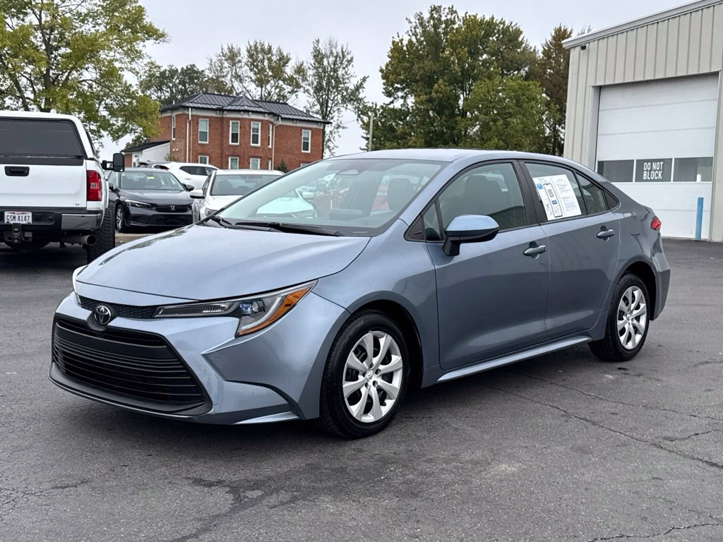 Used 2024 Toyota Corolla LE FWD image 3