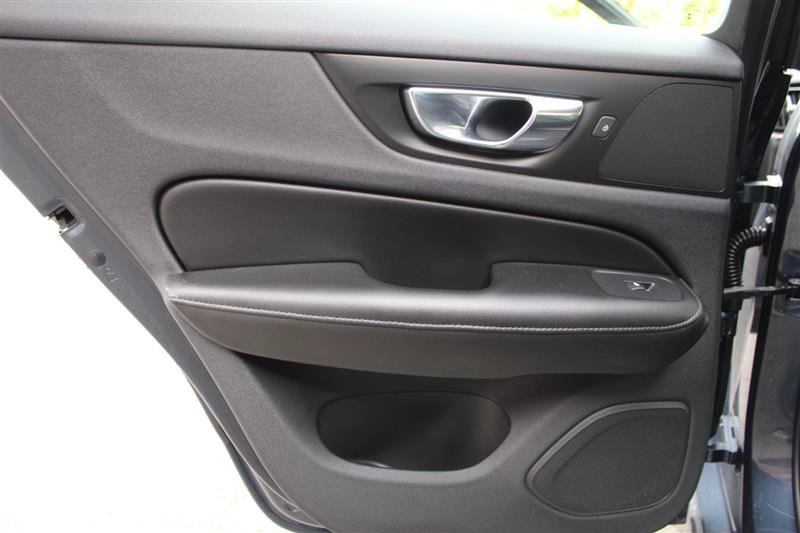 Used 2021 Volvo S60 T5 Momentum FWD image 24