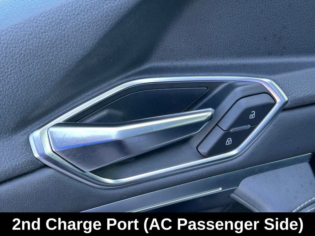 Used 2022 Audi e-tron Premium Plus w/ Premium Plus Package image 14