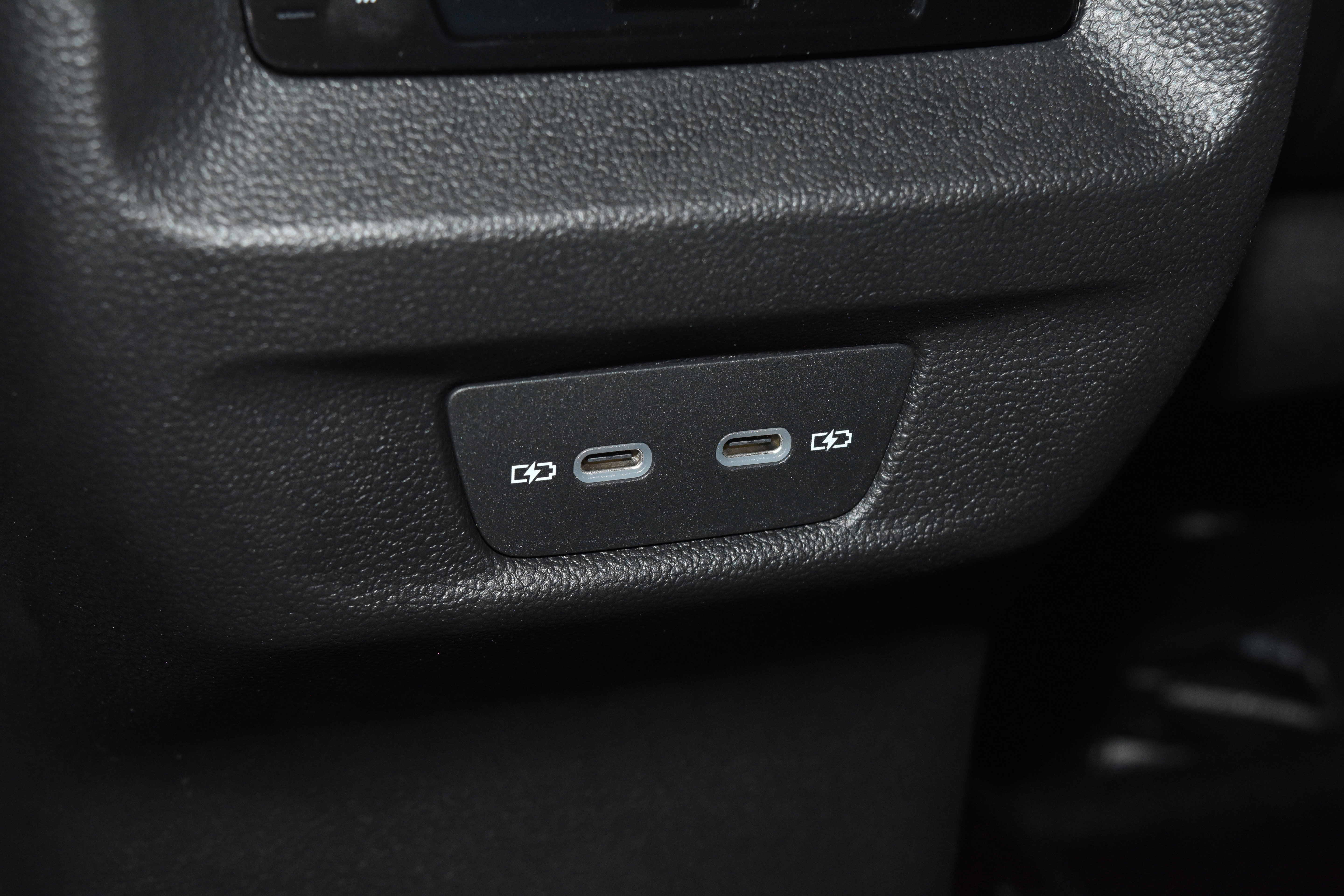 New 2026 Volkswagen Tiguan SEL R-Line AWD/4WD image 17