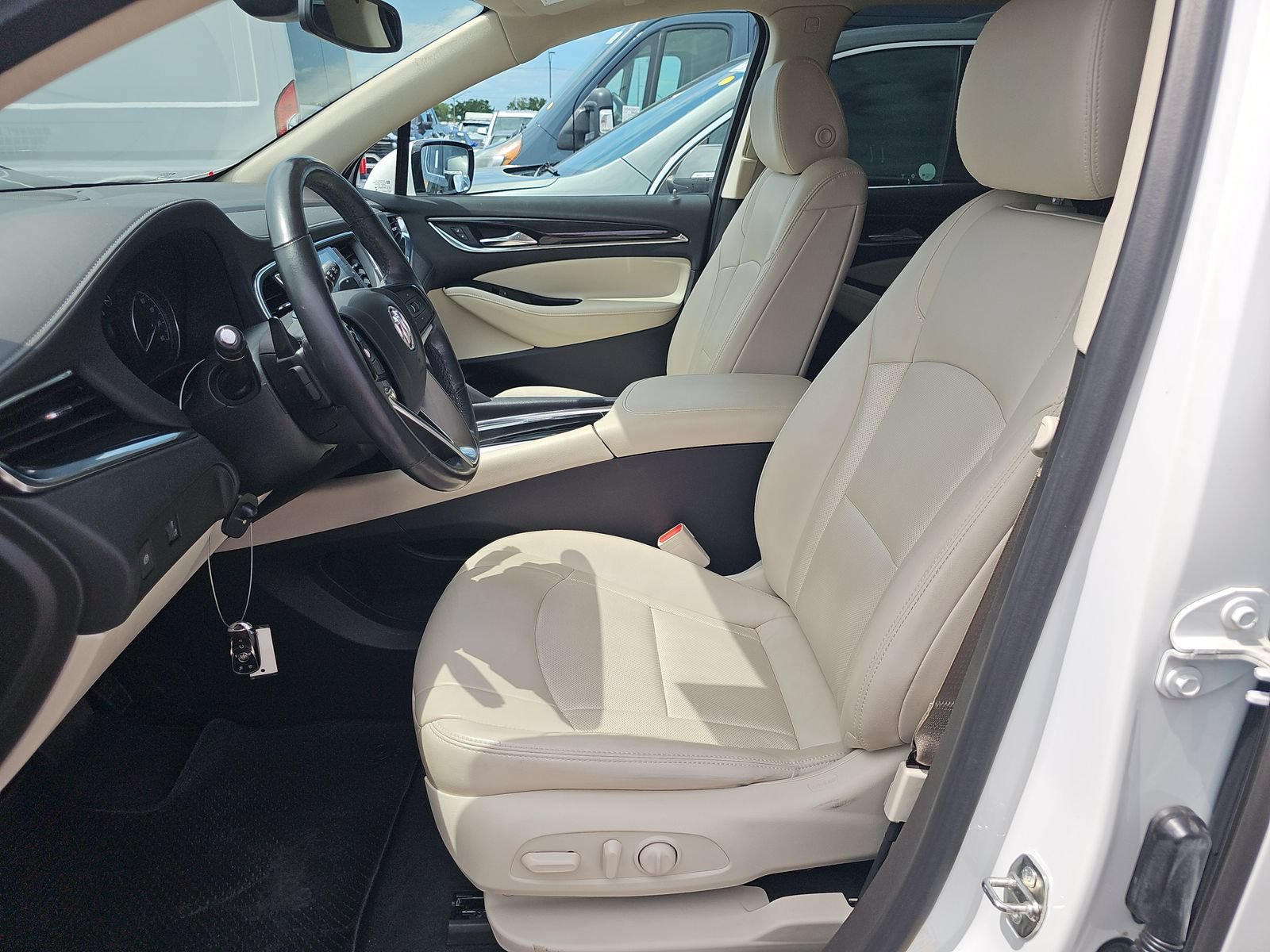 Used 2022 Buick Enclave Essence FWD image 7