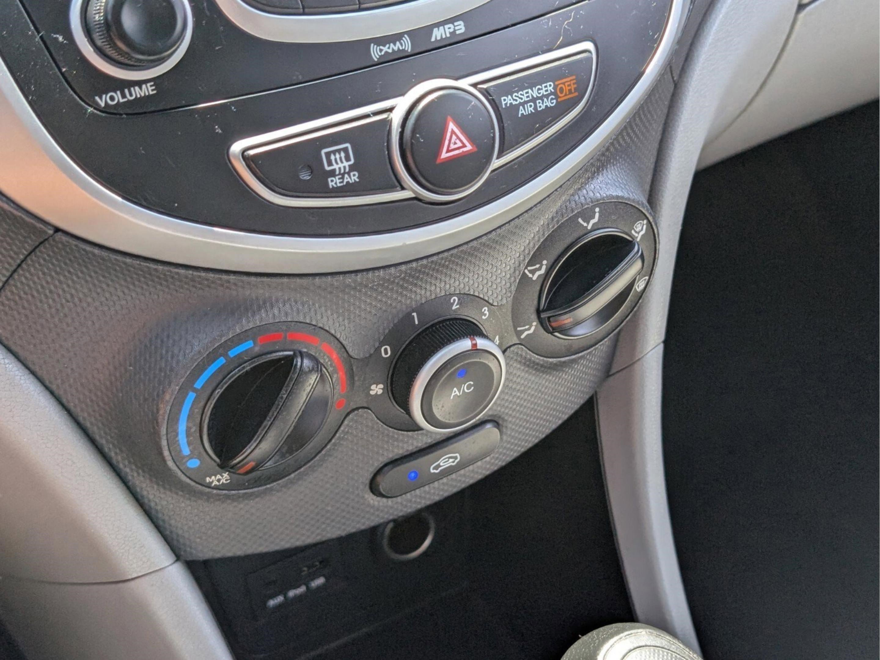 Used 2013 Hyundai Accent GS image 36