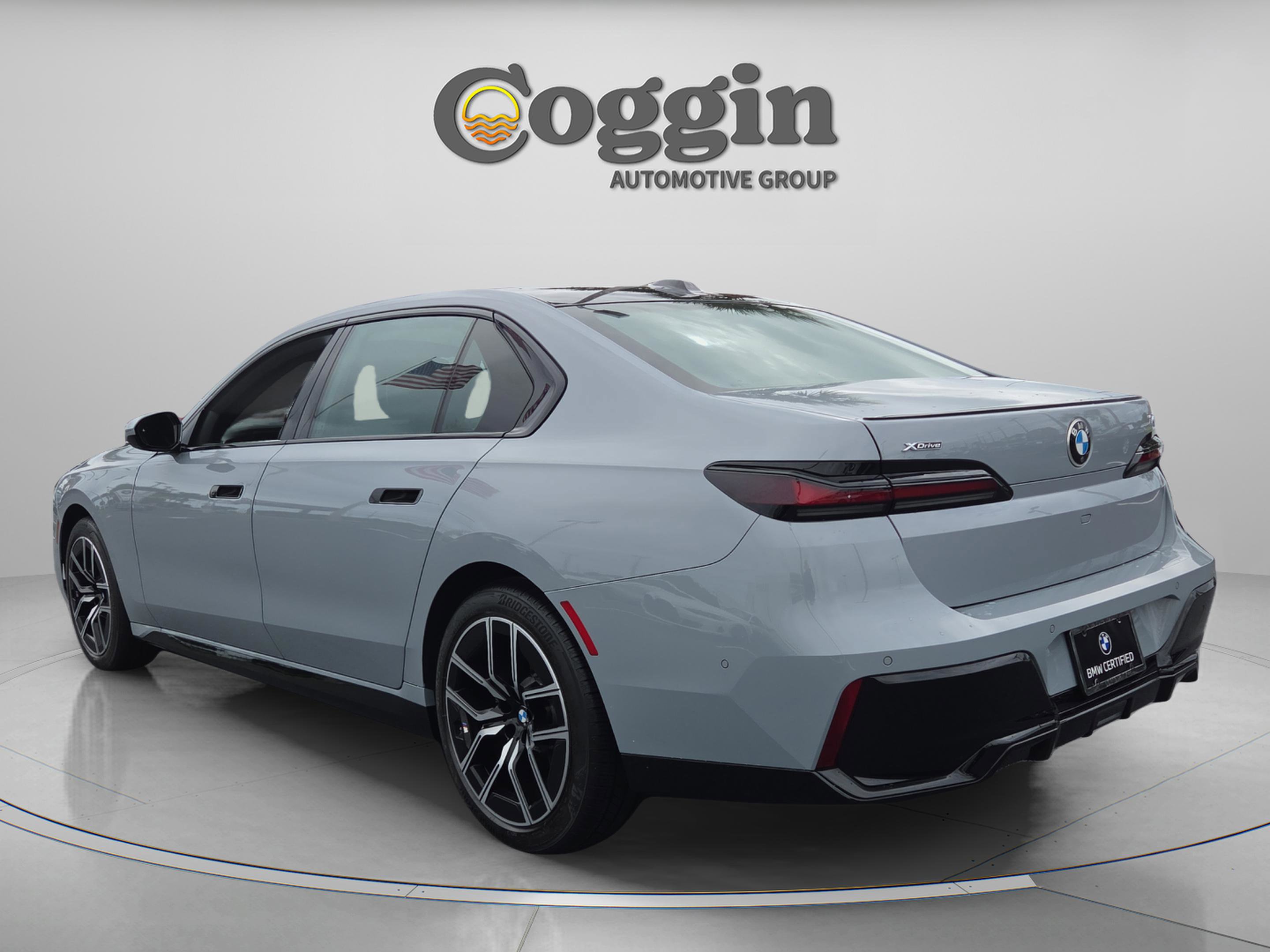 Used 2024 BMW 740i xDrive w/ Premium Package AWD/4WD image 3