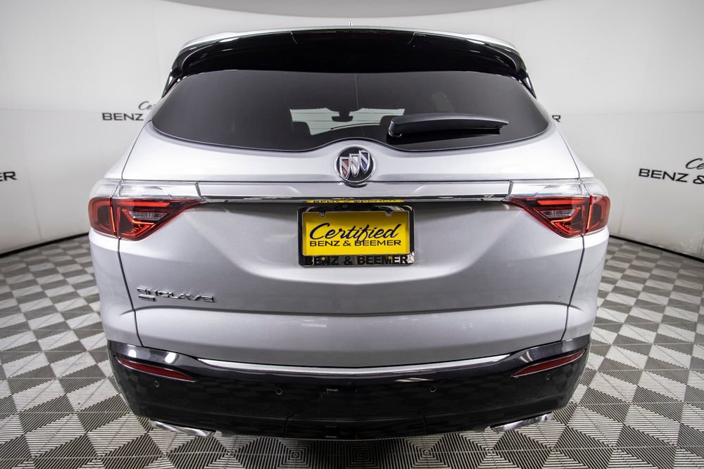 Used 2022 Buick Enclave Premium w/ Surround and Sites Package AWD/4WD image 4
