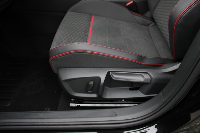 New 2026 Volkswagen GTI SE image 6