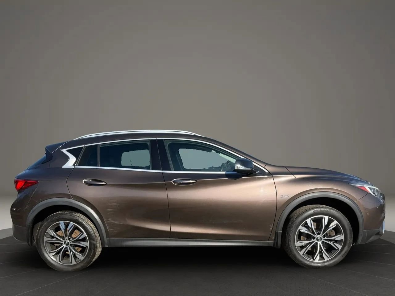 Used 2019 INFINITI QX30 Premium w/ Cargo Package AWD/4WD image 4
