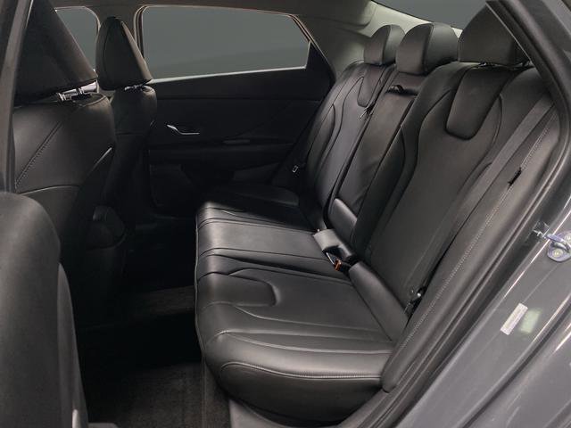 Certified 2025 Hyundai Elantra Limited image 29