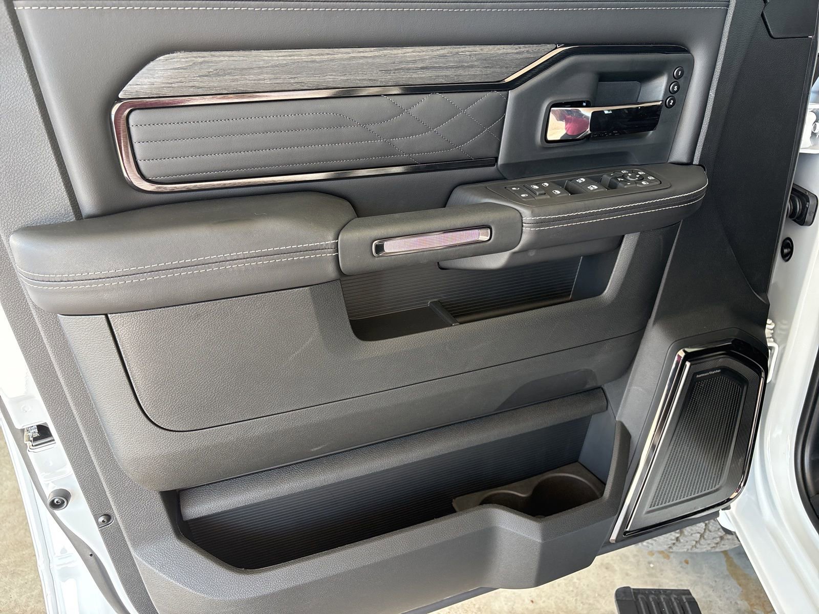 New 2026 RAM 2500 Limited image 9