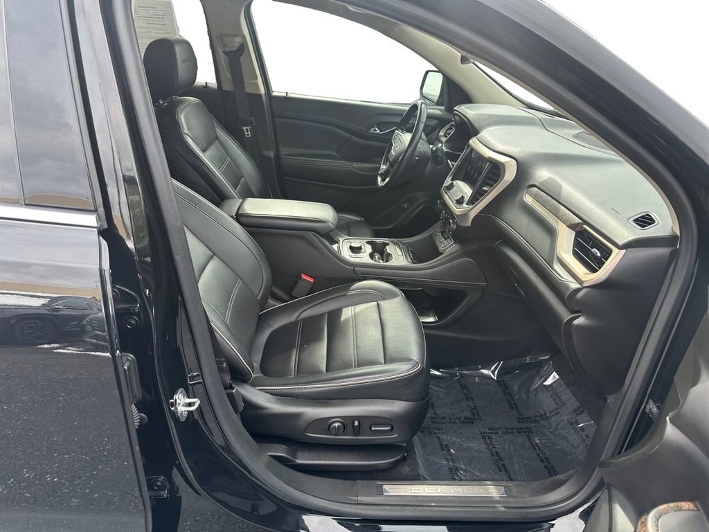 Used 2022 GMC Acadia Denali image 15