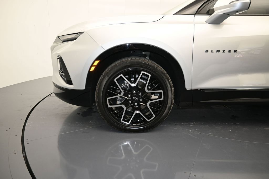 Certified 2021 Chevrolet Blazer RS w/ Enhanced Convenience Package FWD image 9