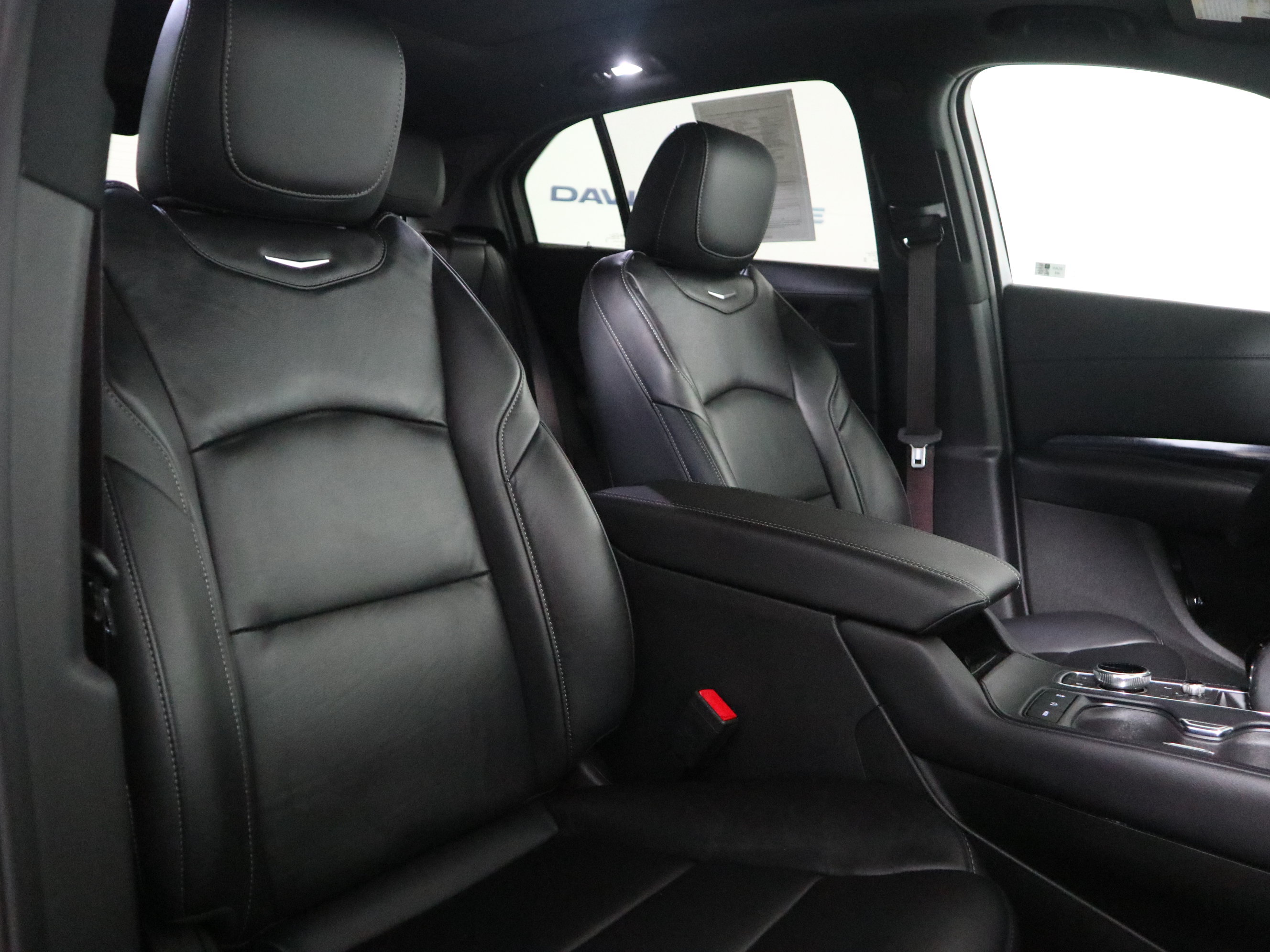 Used 2023 Cadillac XT4 Luxury w/ Cold Weather Package FWD image 20