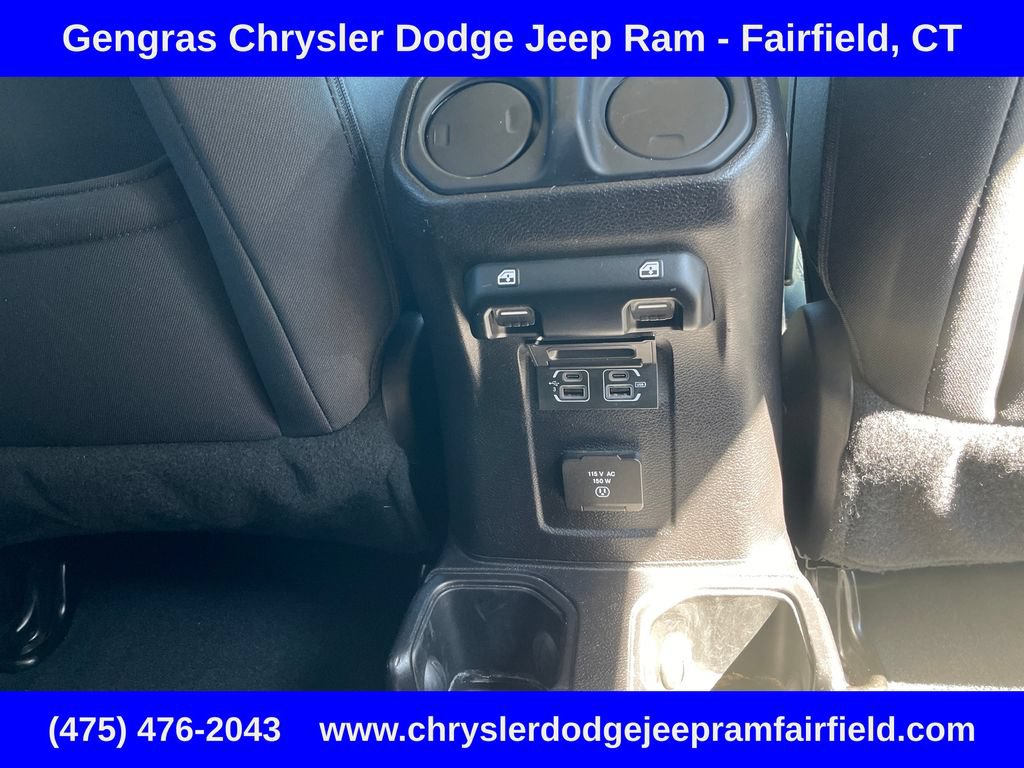 Used 2019 Jeep Wrangler Unlimited Sahara AWD/4WD image 28