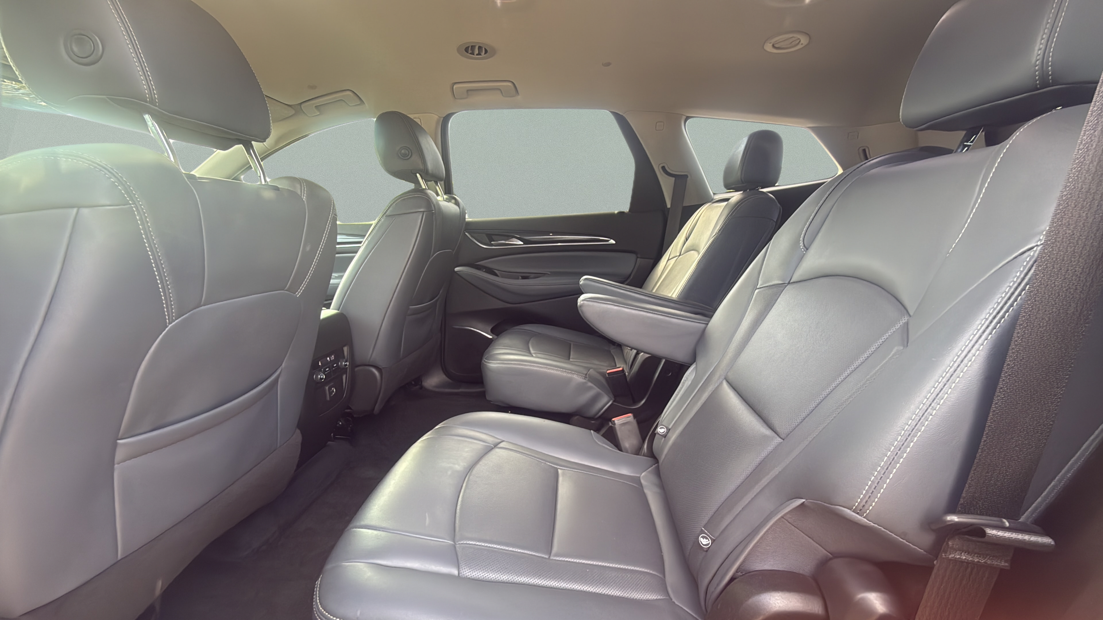 Used 2019 Buick Enclave Essence FWD image 23
