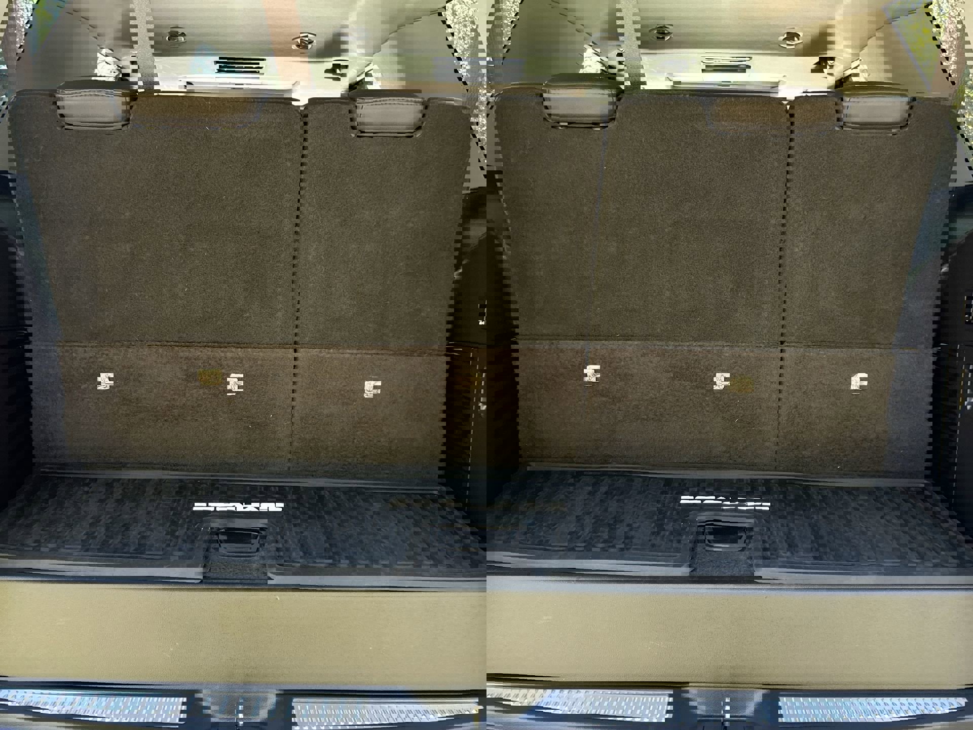 Used 2017 Cadillac Escalade Premium Luxury image 34