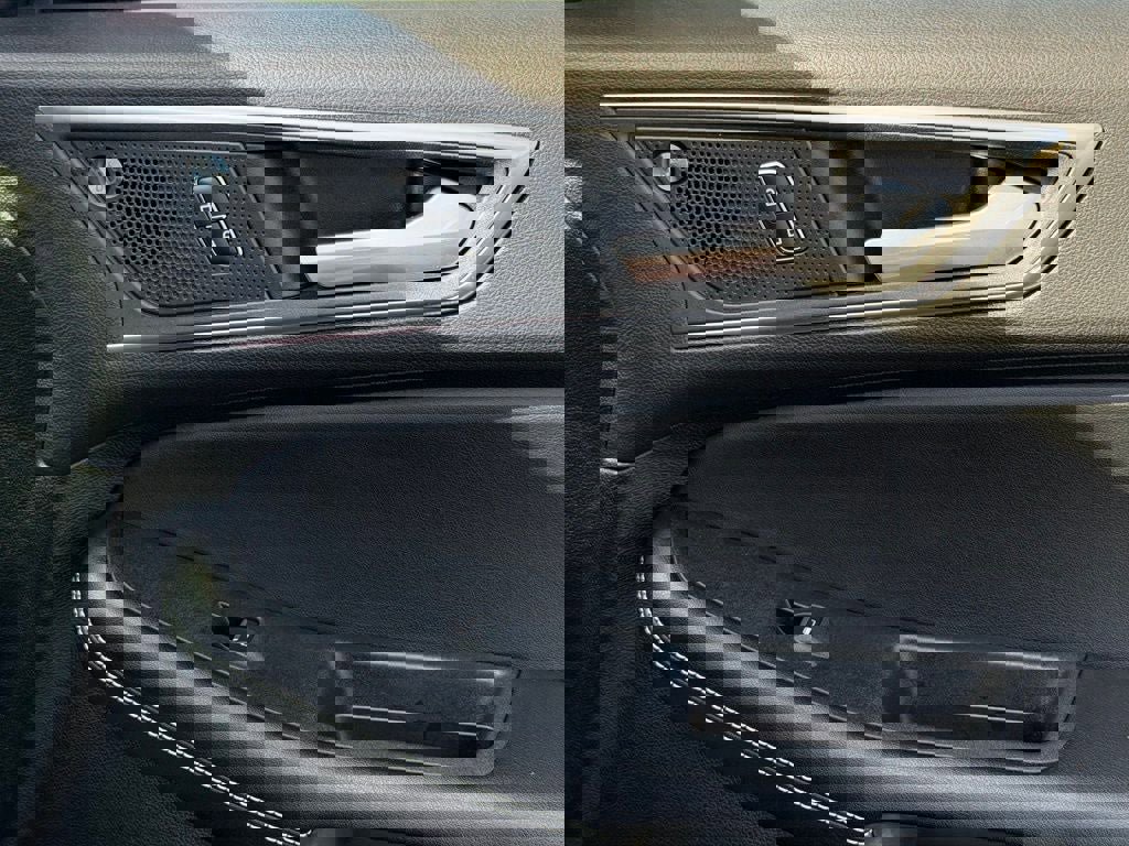 Certified 2022 Ford Edge ST image 29