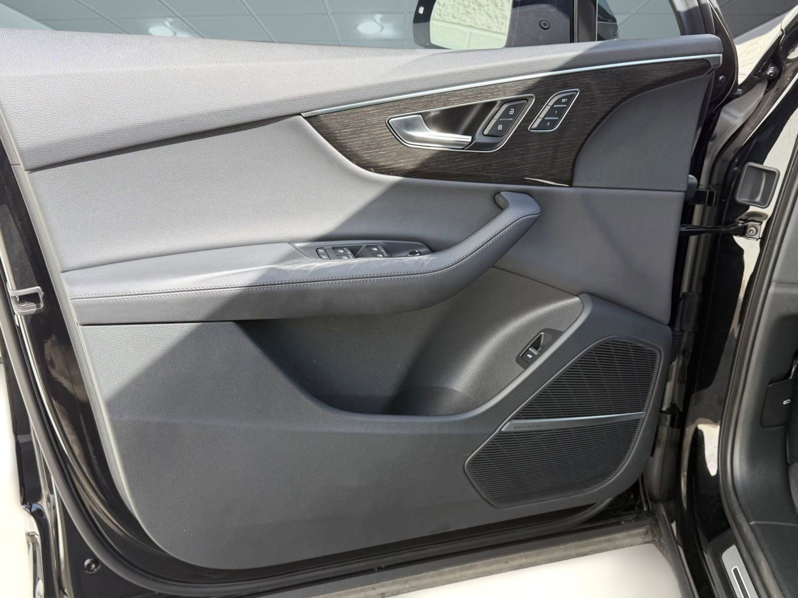 Used 2024 Audi Q7 Premium Plus w/ Premium Plus Package image 12