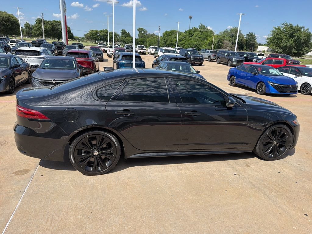 Used 2024 Jaguar XF R-Dynamic SE RWD image 6