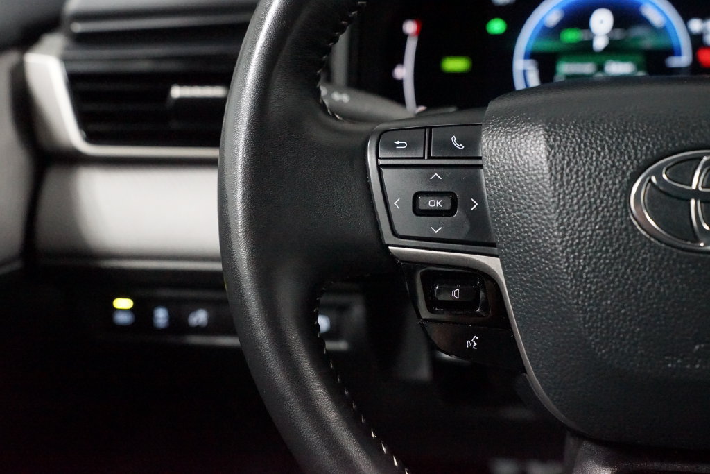 Certified 2025 Toyota Camry SE FWD image 14