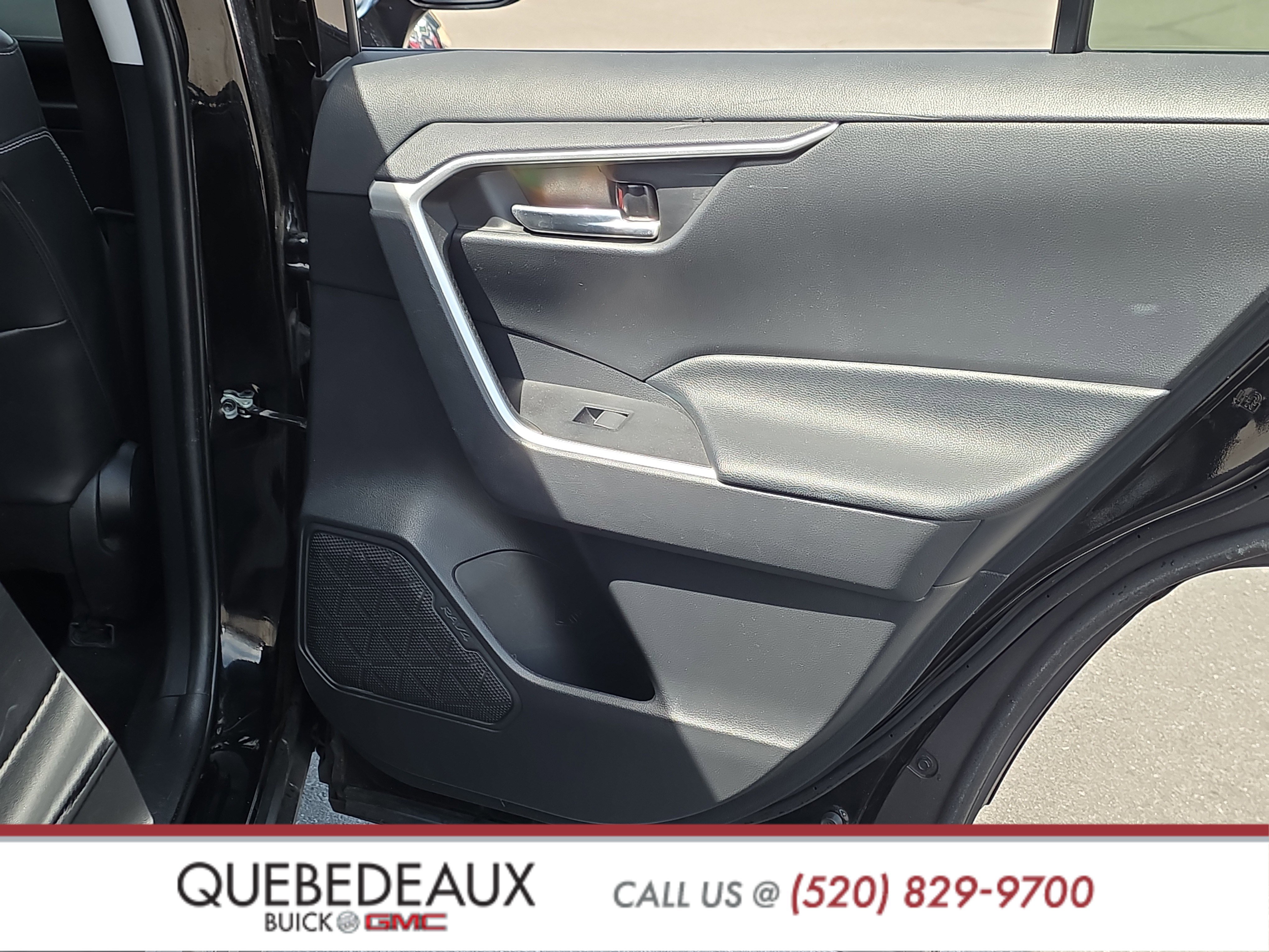 Used 2021 Toyota RAV4 XLE Premium w/ Carpet Mat Package (TMS) FWD image 25