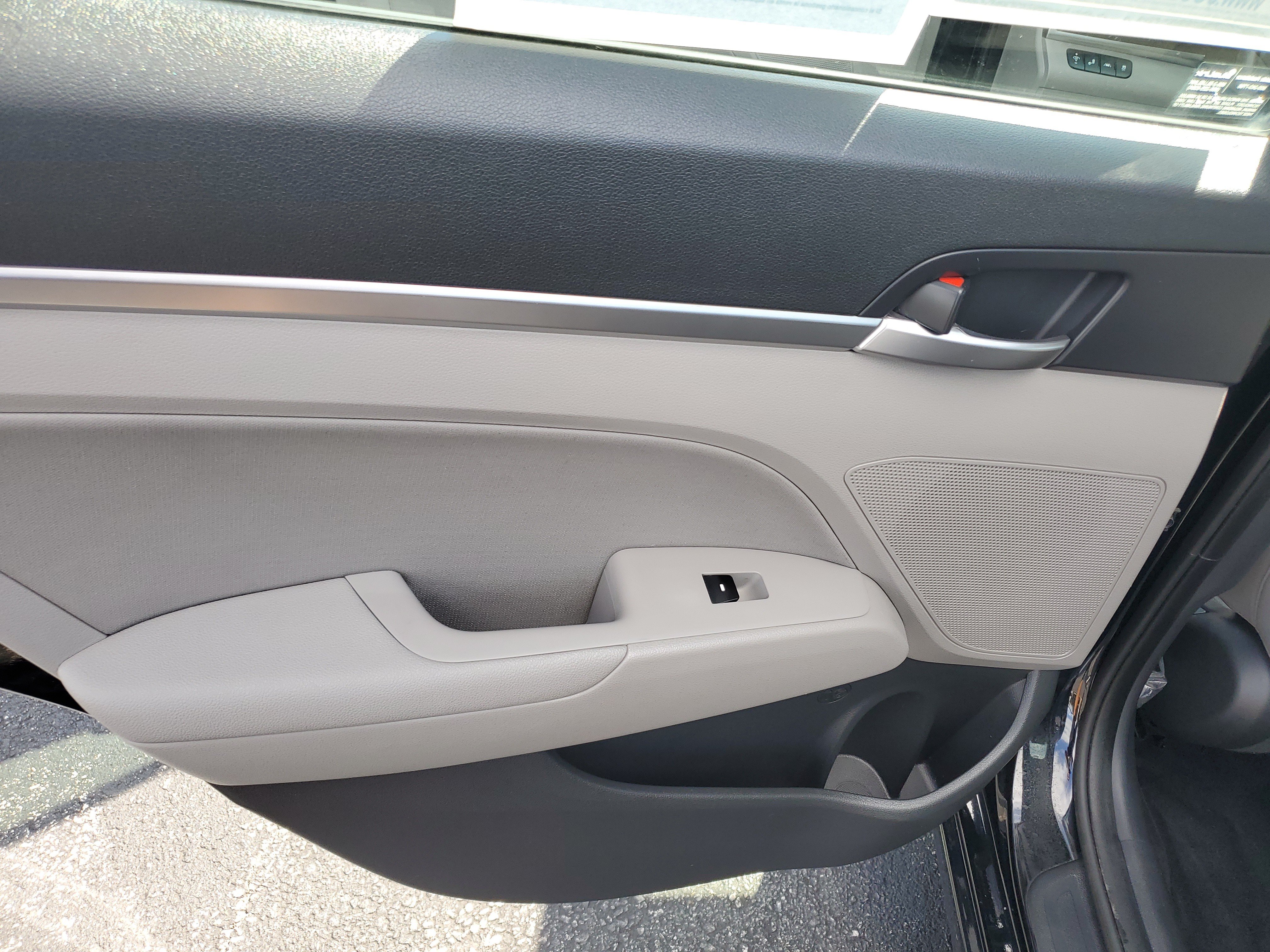 Used 2019 Hyundai Elantra Value Edition FWD image 13