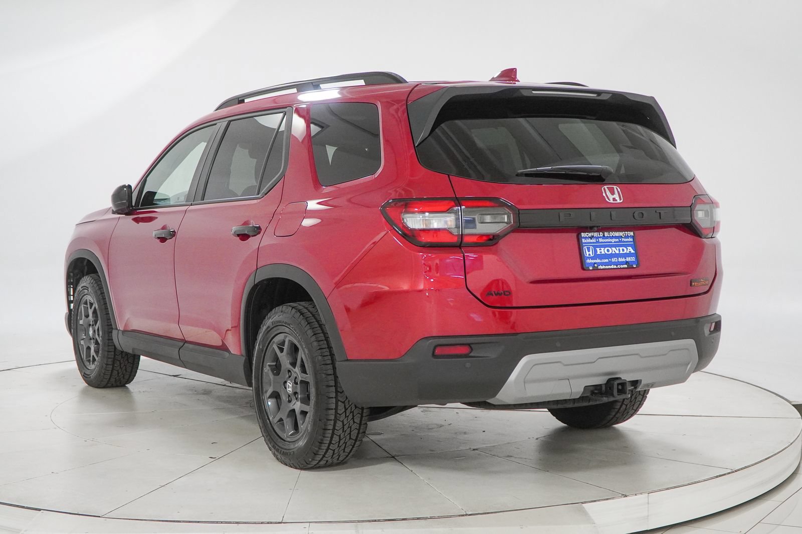 Certified 2025 Honda Pilot TrailSport image 7