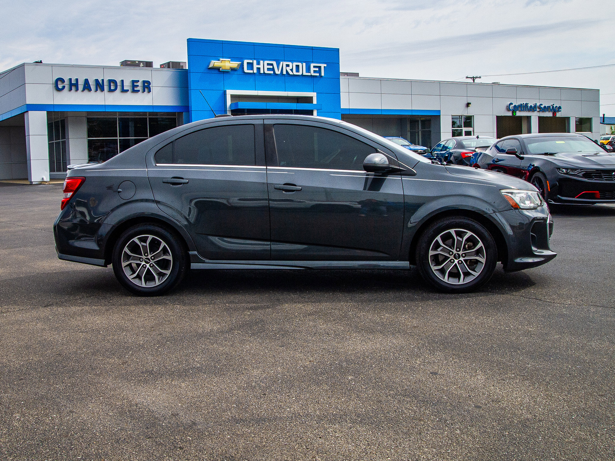 Used 2018 Chevrolet Sonic LT w/ RS Package FWD image 8