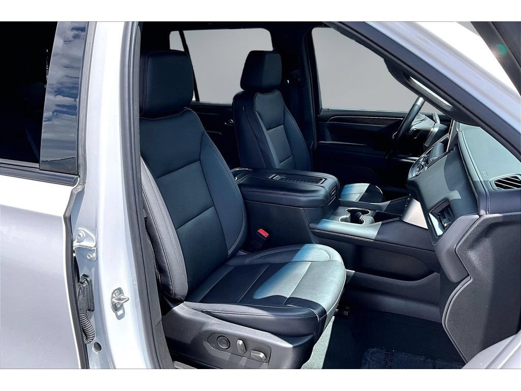 Used 2022 Chevrolet Tahoe Z71 w/ Luxury Package AWD/4WD image 30