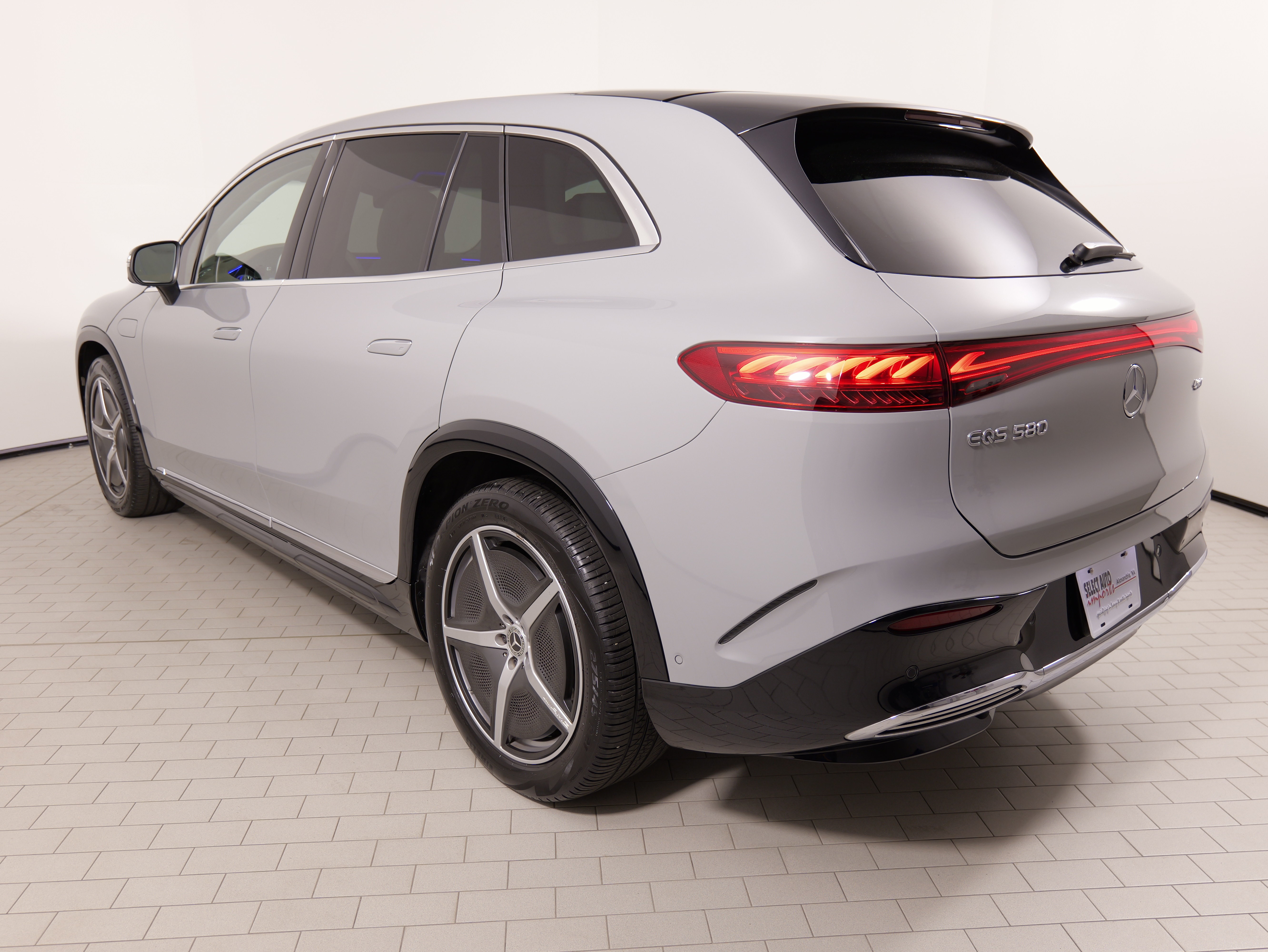 Used 2023 Mercedes-Benz EQS 580 4MATIC SUV image 17