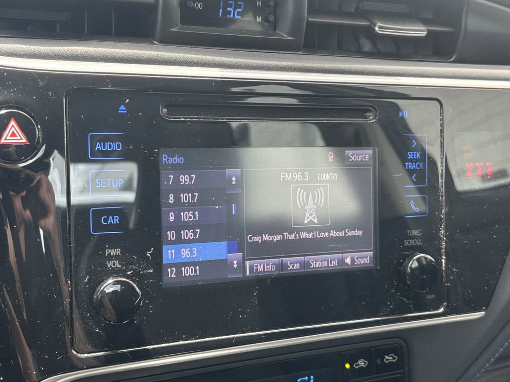 Used 2018 Toyota Corolla SE FWD image 11