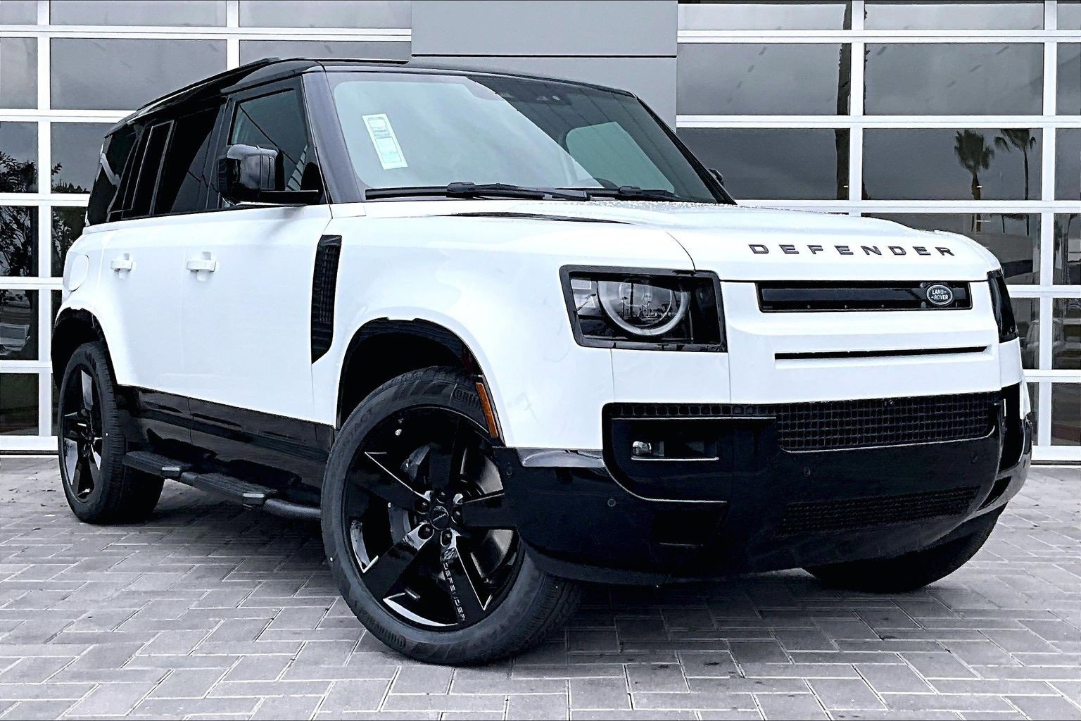 New 2026 Land Rover Defender 110 X-Dynamic SE image 2