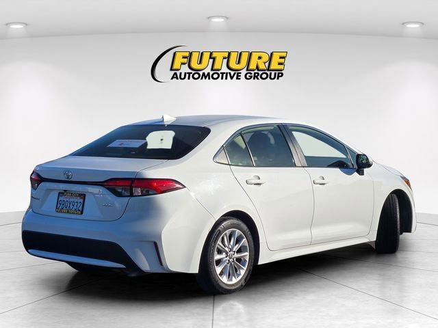 Certified 2022 Toyota Corolla XLE FWD image 5