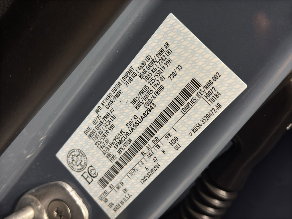 Used 2025 Ford Escape Platinum image 40