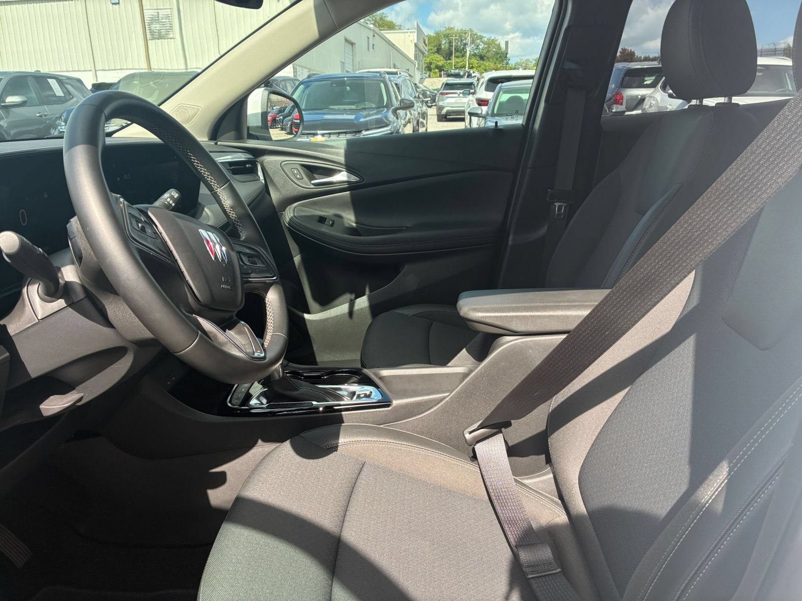 Used 2025 Buick Encore GX Preferred AWD/4WD image 21