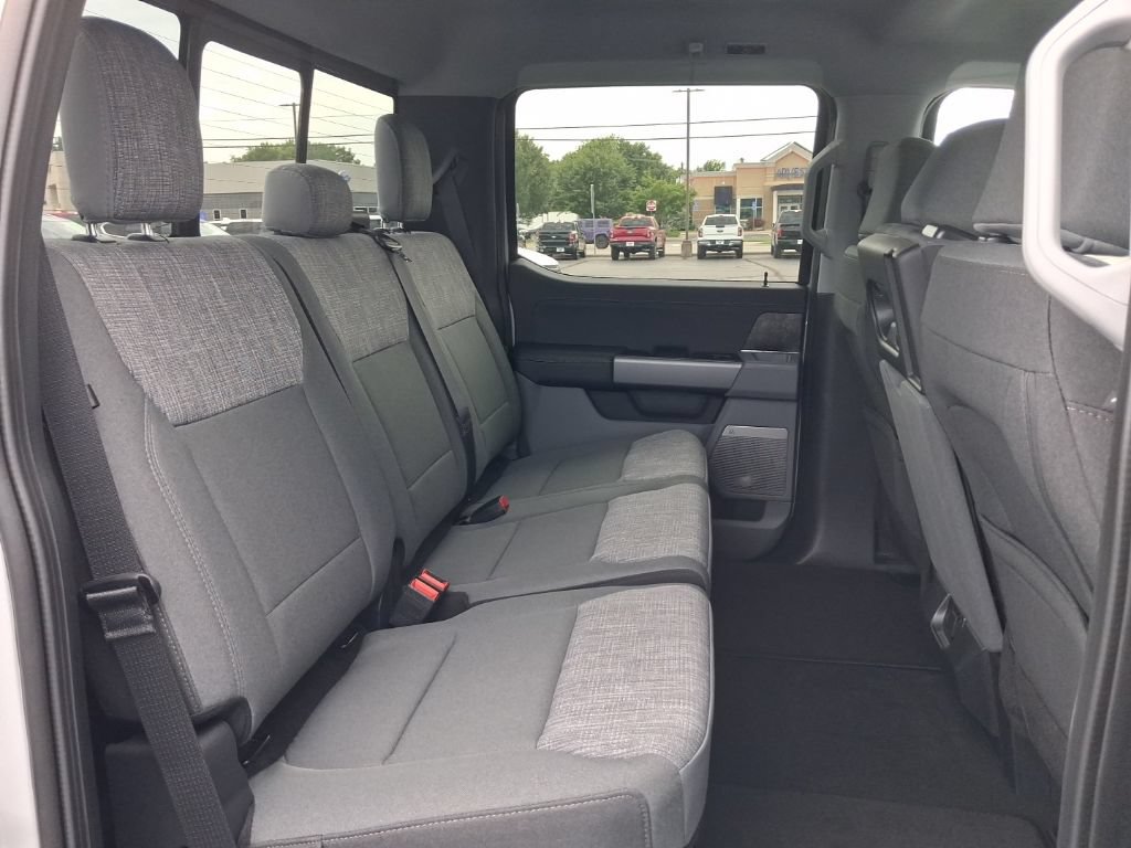 New 2026 Ford F250 XLT w/ XLT Premium Package AWD/4WD image 18