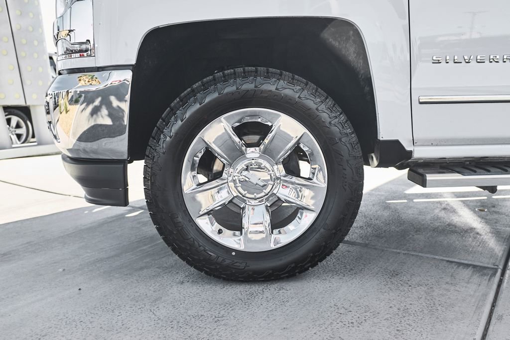 Used 2017 Chevrolet Silverado 1500 LTZ w/ LTZ Plus Package AWD/4WD image 3
