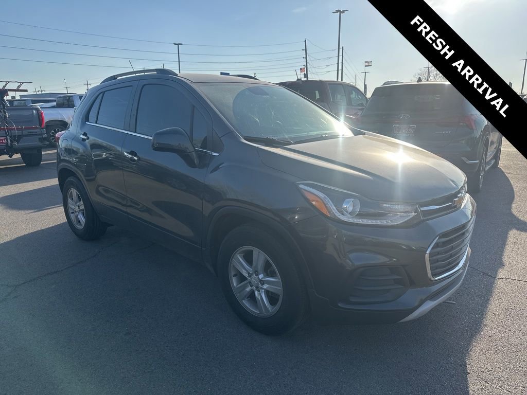 Used 2020 Chevrolet Trax LT w/ LT Convenience Package image 1