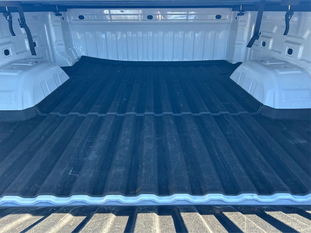 Used 2025 GMC Sierra 1500 Pro w/ Convenience Package image 12