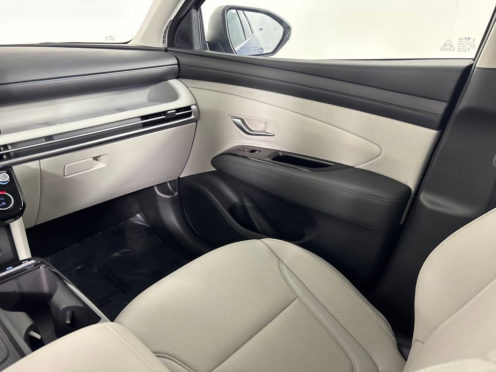 Used 2025 Hyundai Tucson Limited image 29