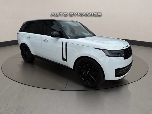 Used 2025 Land Rover Range Rover SE AWD/4WD image 3