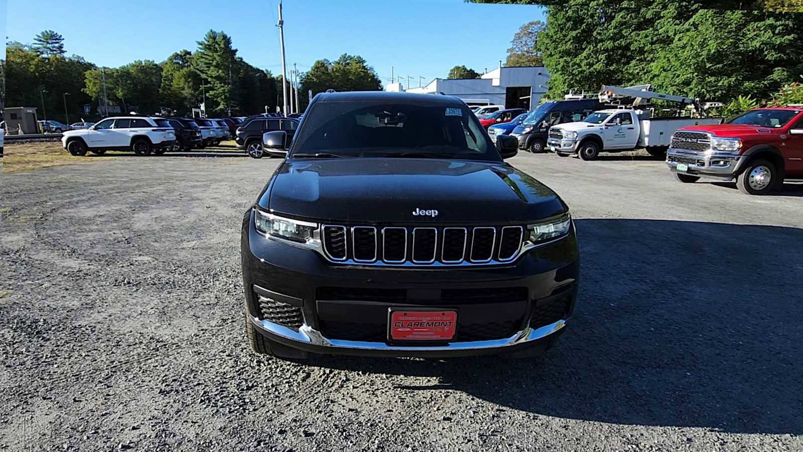 New 2025 Jeep Grand Cherokee L Laredo w/ Luxury Tech Group I image 3