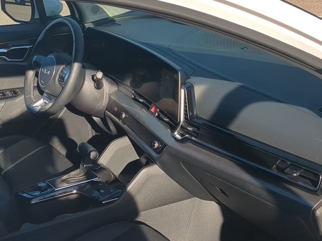 Used 2025 Kia Sportage SX image 30