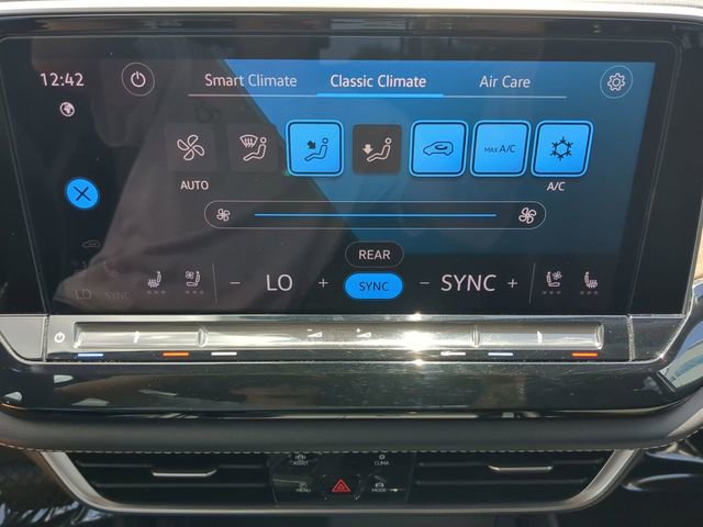 Used 2024 Volkswagen Atlas SE AWD/4WD image 22