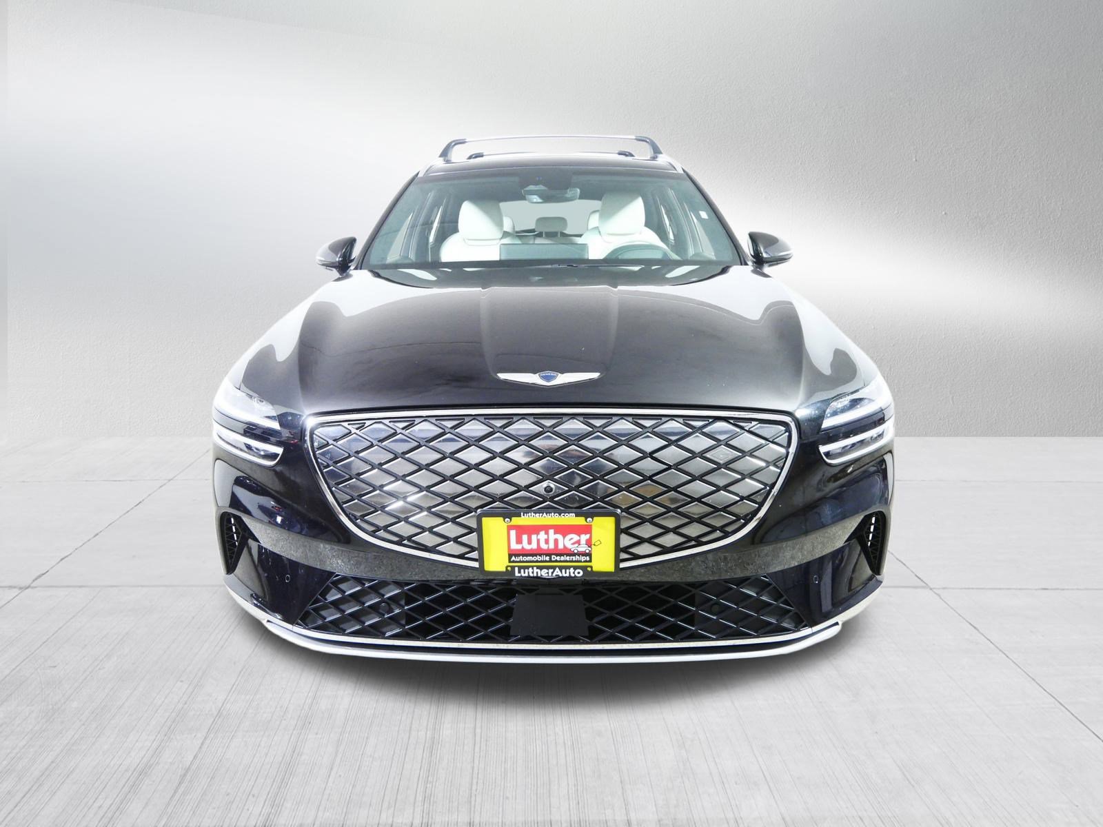 Certified 2025 Genesis Electrified GV70 Advanced w/ Prestige Package image 2