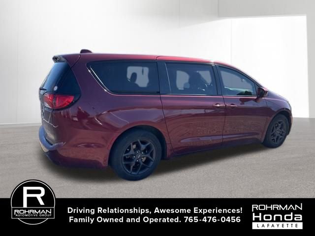 Used 2018 Chrysler Pacifica Touring Plus w/ S Appearance Package image 6